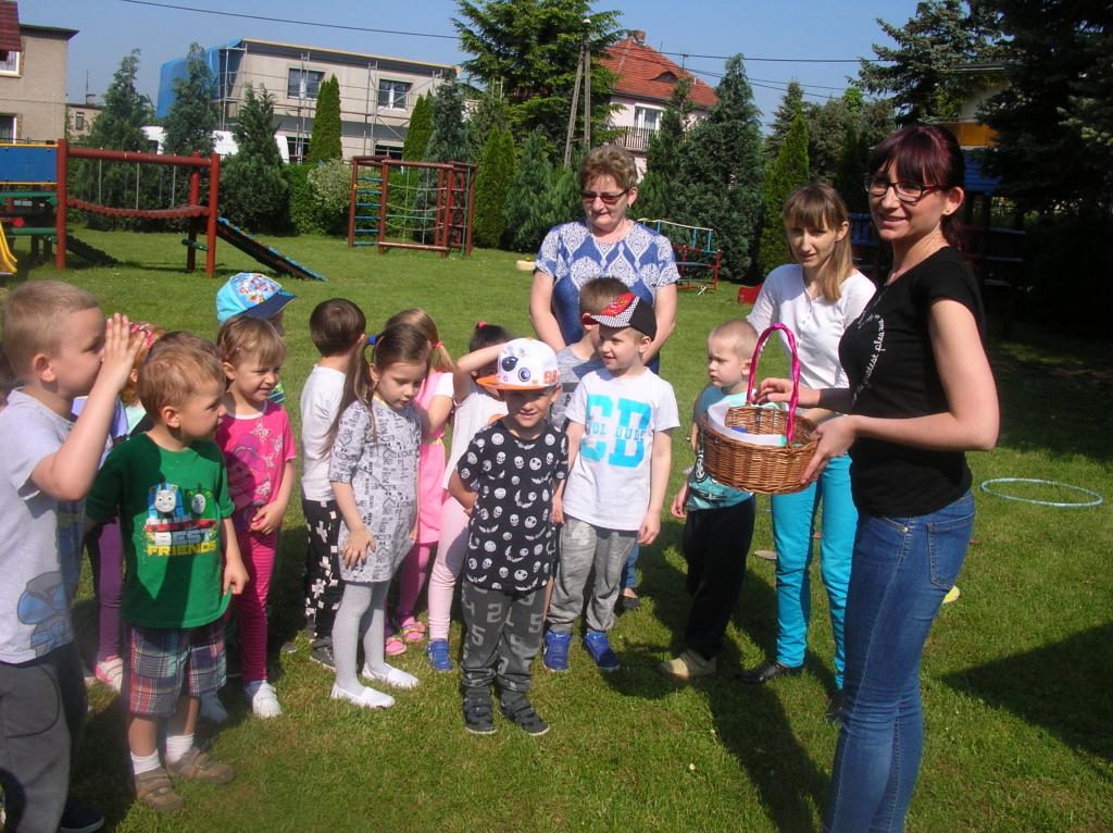 Krasnale uczestniczą w konkursie o tematyce prozdrowotnej w PP nr 12 