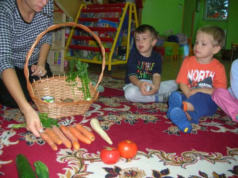 Jesień w sadzie i ogrodzie w grupie Biedronek